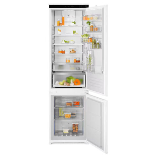 Electrolux ugradbeni kombinirani hladnjak ENA7CE19S